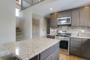 Hike + Ski: Grand Lake Cabin w/ Mtn-view Deck