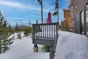 Hike + Ski: Grand Lake Cabin w/ Mtn-view Deck