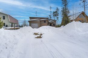 Hike + Ski: Grand Lake Cabin w/ Mtn-view Deck