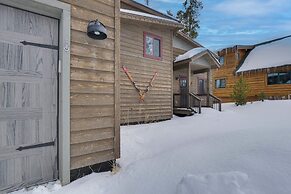 Hike + Ski: Grand Lake Cabin w/ Mtn-view Deck