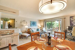 Pet-friendly Green Valley Home w/ Golf Gear!