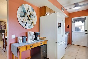 Pet-friendly Green Valley Home w/ Golf Gear!