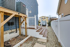 Bright Duplex Condo: Walk to Brigantine Beach!