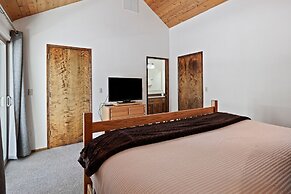 5 Sandhill 3 Bedroom Home by RedAwning