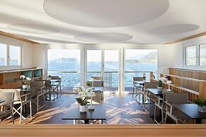 Boutique Boat Hotel Attila