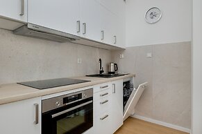 Marina Residence Studio 47A by Renters