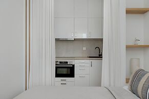 Marina Residence Studio 47A by Renters