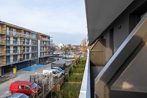 Marina Residence Studio 47A by Renters