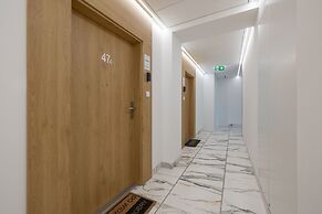 Marina Residence Studio 47A by Renters