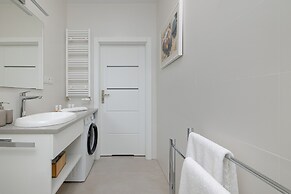 Marina Residence Studio 47A by Renters