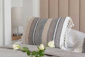 Marina Residence Studio 47A by Renters