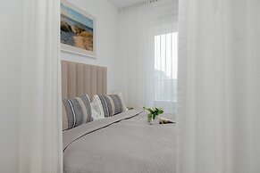 Marina Residence Studio 47A by Renters