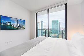 Deluxe Apt Bayside Views Await