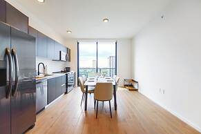 Deluxe Apt Bayside Views Await