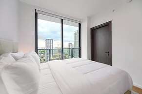 Deluxe Apt Bayside Views Await