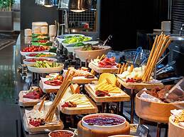 Mövenpick Hotel Istanbul Marmara Sea