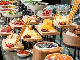 Mövenpick Hotel Istanbul Marmara Sea