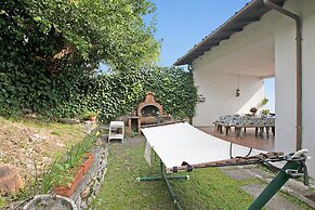 Villa La Quercia Hilly Area Lake View