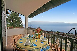 Villa La Quercia Hilly Area Lake View