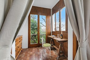 Villa La Quercia Hilly Area Lake View