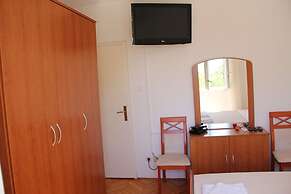 Big - Free Parking - A1 Lovre