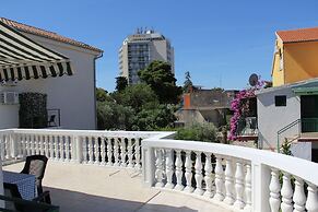 Big - Free Parking - A1 Lovre