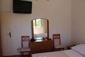 Big - Free Parking - A1 Lovre