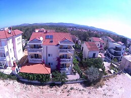Maca - Seaview & Private Parking - A2