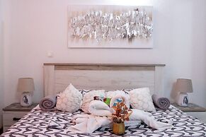 Three Holiday Homes - H1 Azur