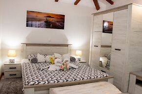 Three Holiday Homes - H1 Azur