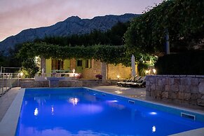 Three Holiday Homes - H1 Azur