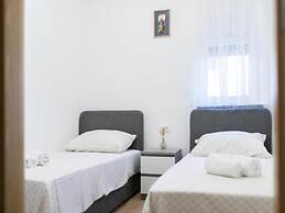 Mihael Holiday House