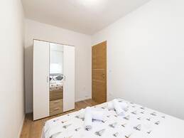 Mihael Holiday House