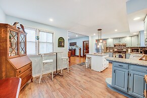 Depue Vacation Rental < 1 Mi to the Lake!