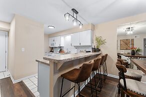 Elite Escape 2 Bedroom Condo by RedAwning