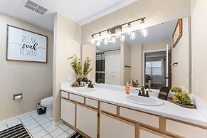 Elite Escape 2 Bedroom Condo by RedAwning