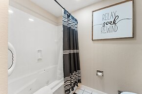 Elite Escape 2 Bedroom Condo by RedAwning