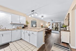 Elite Escape 2 Bedroom Condo by RedAwning