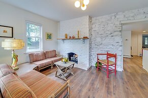 Eclectic Stone Cottage, Walk to Downtown Staunton!