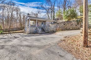 Eclectic Stone Cottage, Walk to Downtown Staunton!