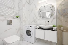 Luxurious Grey Apartment by Renters