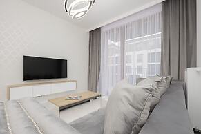 Luxurious Grey Apartment by Renters