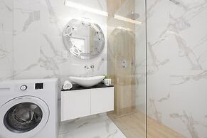 Luxurious Grey Apartment by Renters