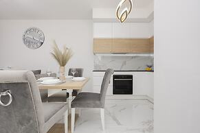 Luxurious Grey Apartment by Renters