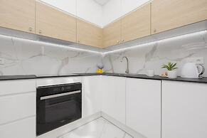 Luxurious Grey Apartment by Renters