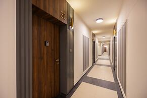 Luxurious Grey Apartment by Renters