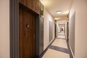 Luxurious Grey Apartment by Renters