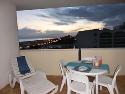 Intimate Coastline Studio With Swimming Pool