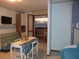 Intimate Coastline Studio With Swimming Pool