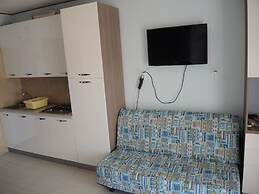 Intimate Coastline Studio With Swimming Pool